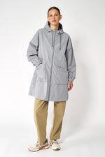 Light Grey Nebbia Raincoat Tanta